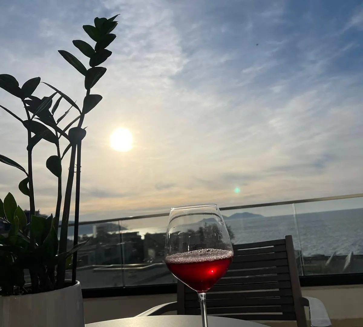 Bardhi M Bay Blu Apartment Vlore
